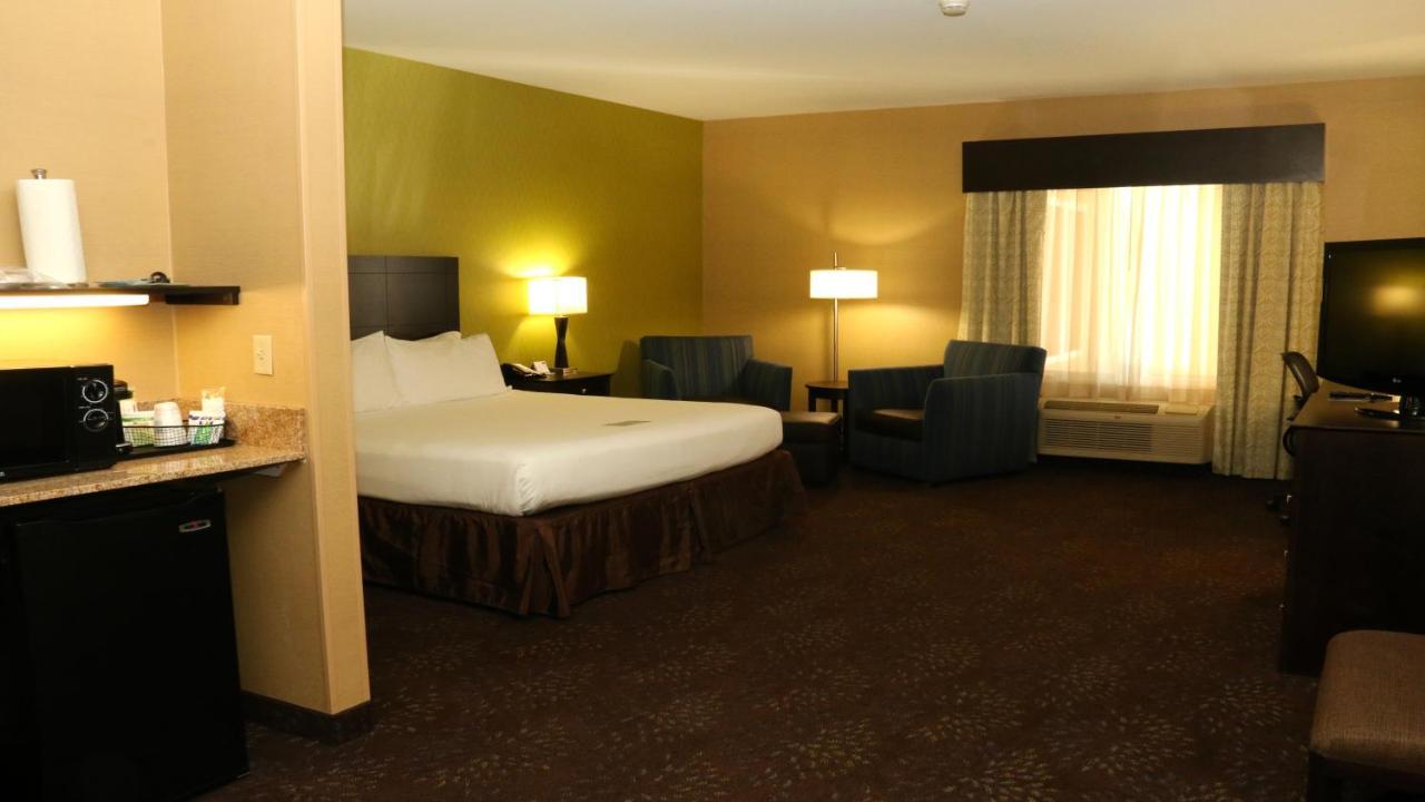 Holiday Inn Express Hotel & Suites Saginaw By Ihg Екстериор снимка