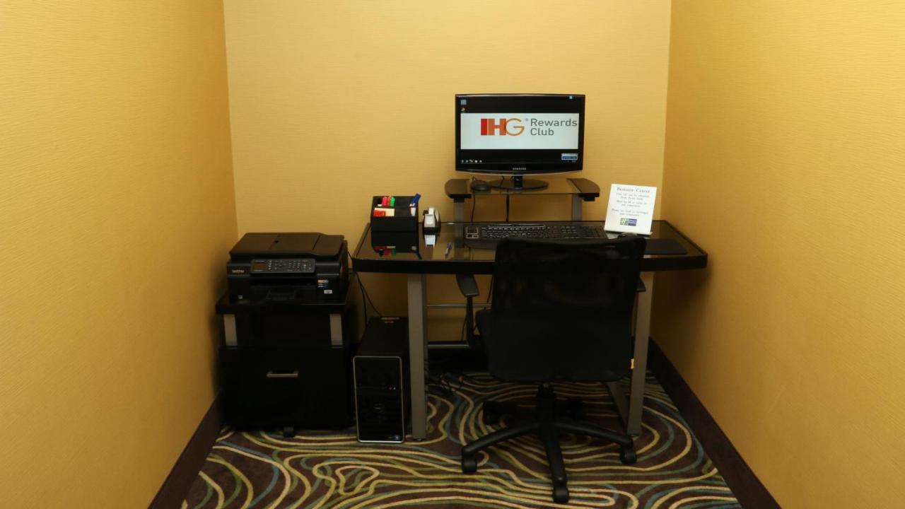 Holiday Inn Express Hotel & Suites Saginaw By Ihg Екстериор снимка