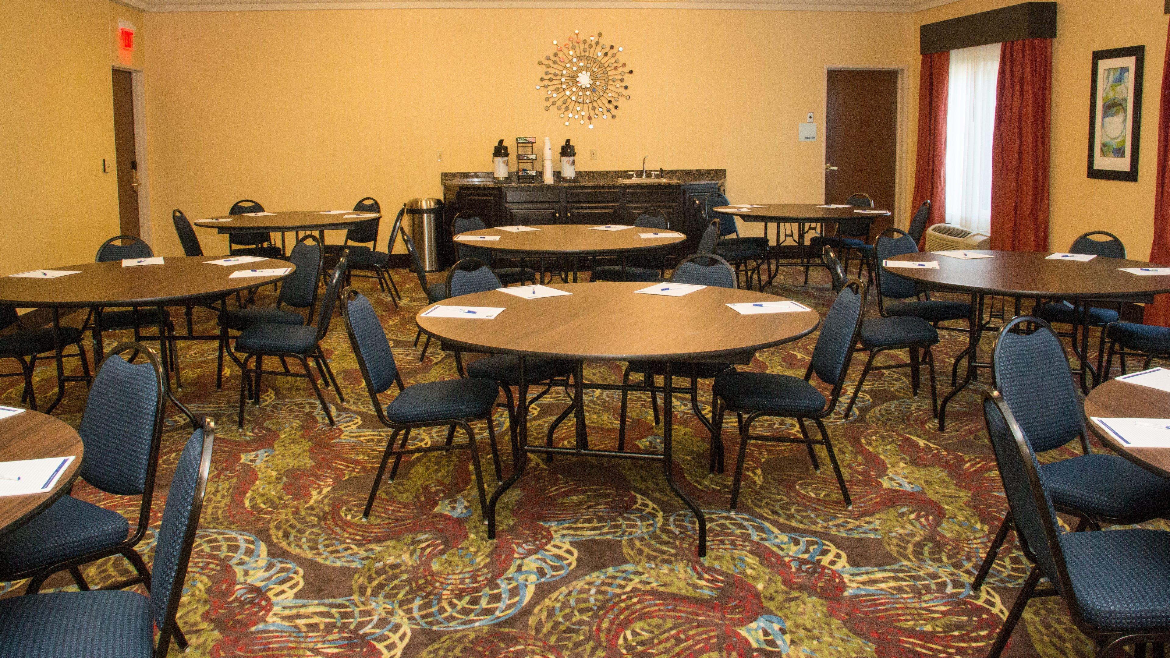 Holiday Inn Express Hotel & Suites Saginaw By Ihg Екстериор снимка