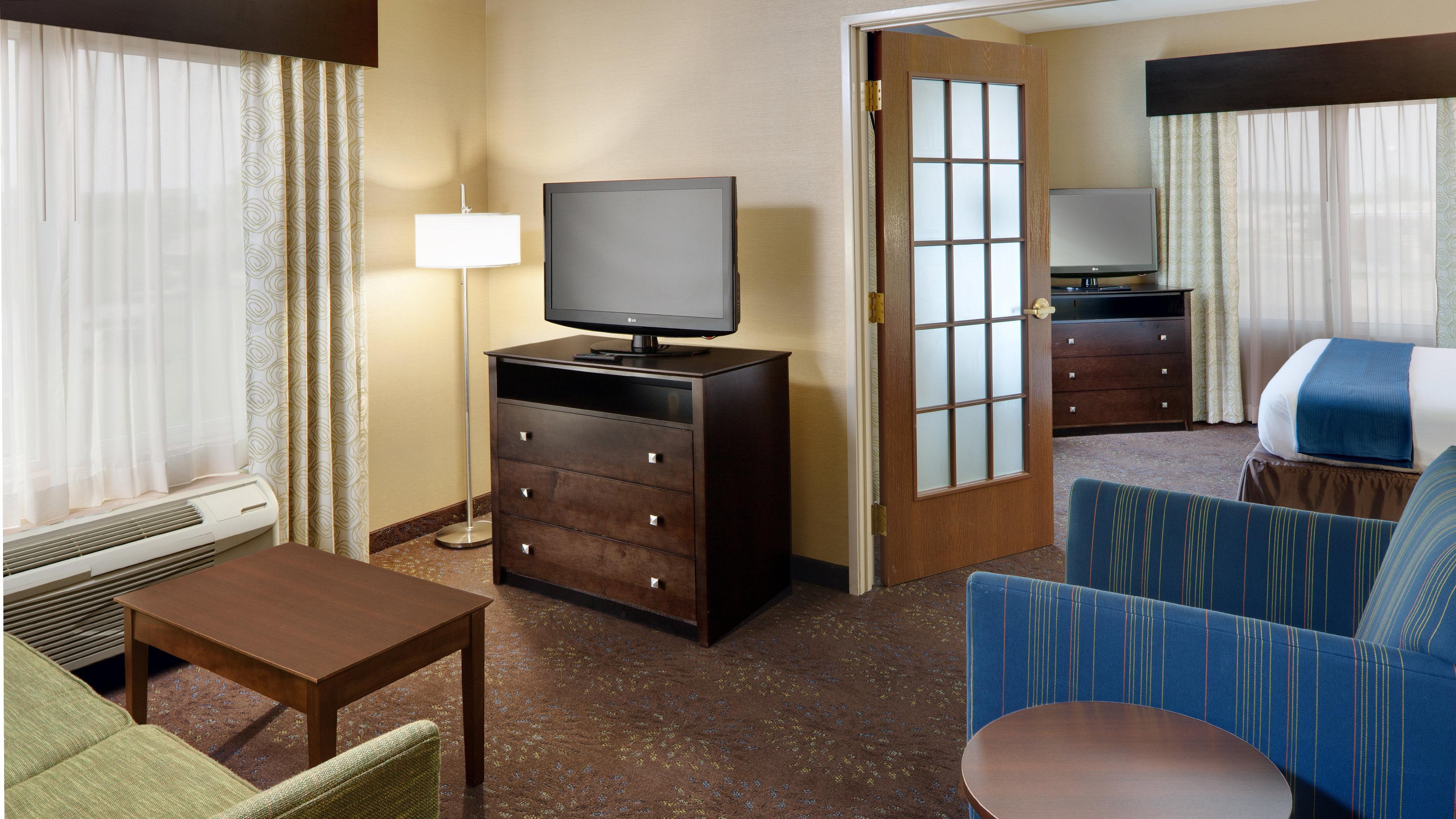 Holiday Inn Express Hotel & Suites Saginaw By Ihg Екстериор снимка