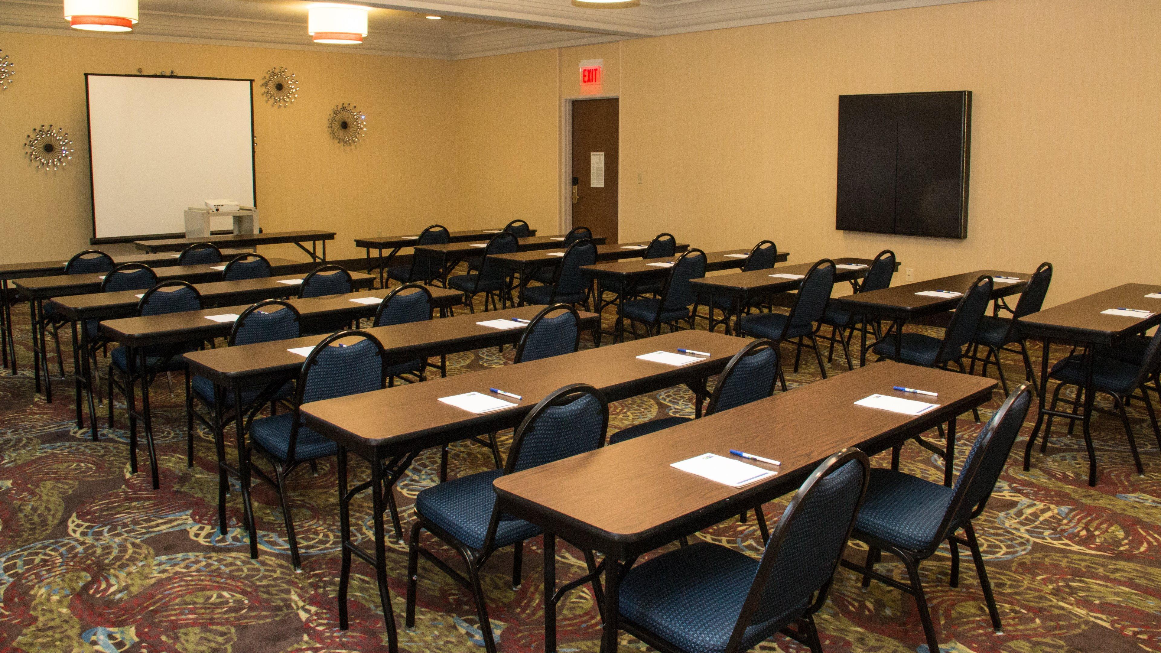 Holiday Inn Express Hotel & Suites Saginaw By Ihg Екстериор снимка
