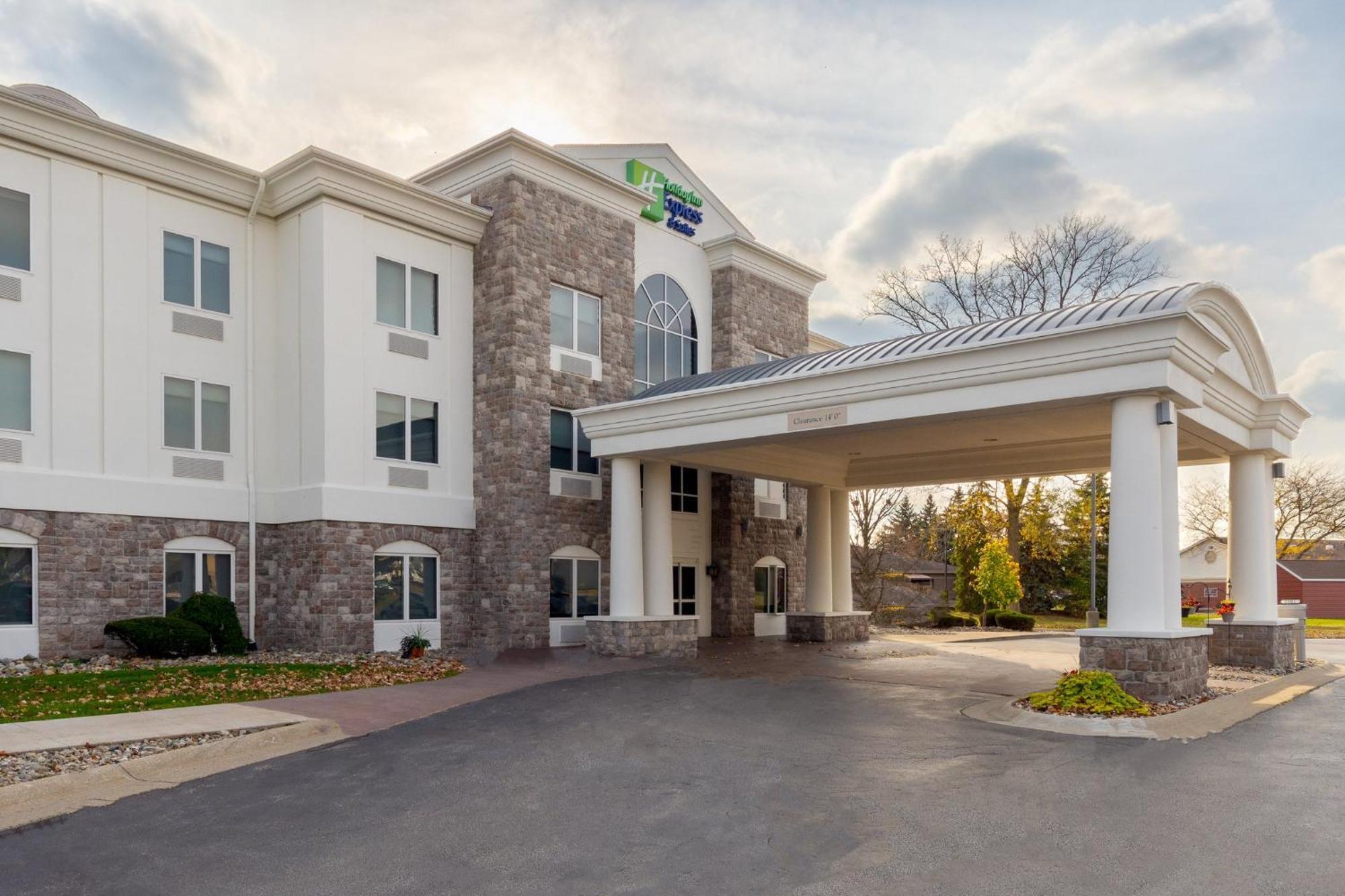 Holiday Inn Express Hotel & Suites Saginaw By Ihg Екстериор снимка
