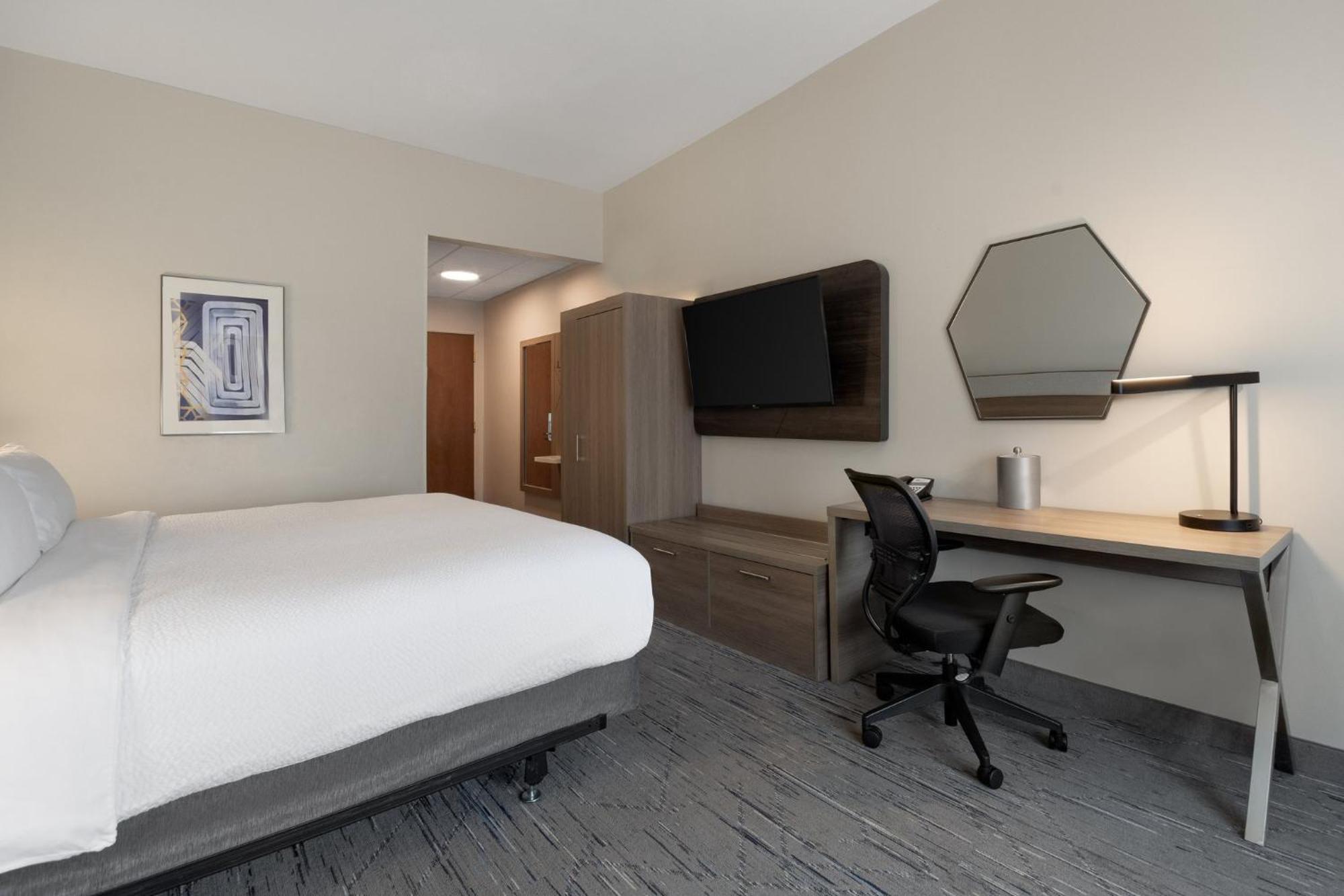 Holiday Inn Express Hotel & Suites Saginaw By Ihg Екстериор снимка