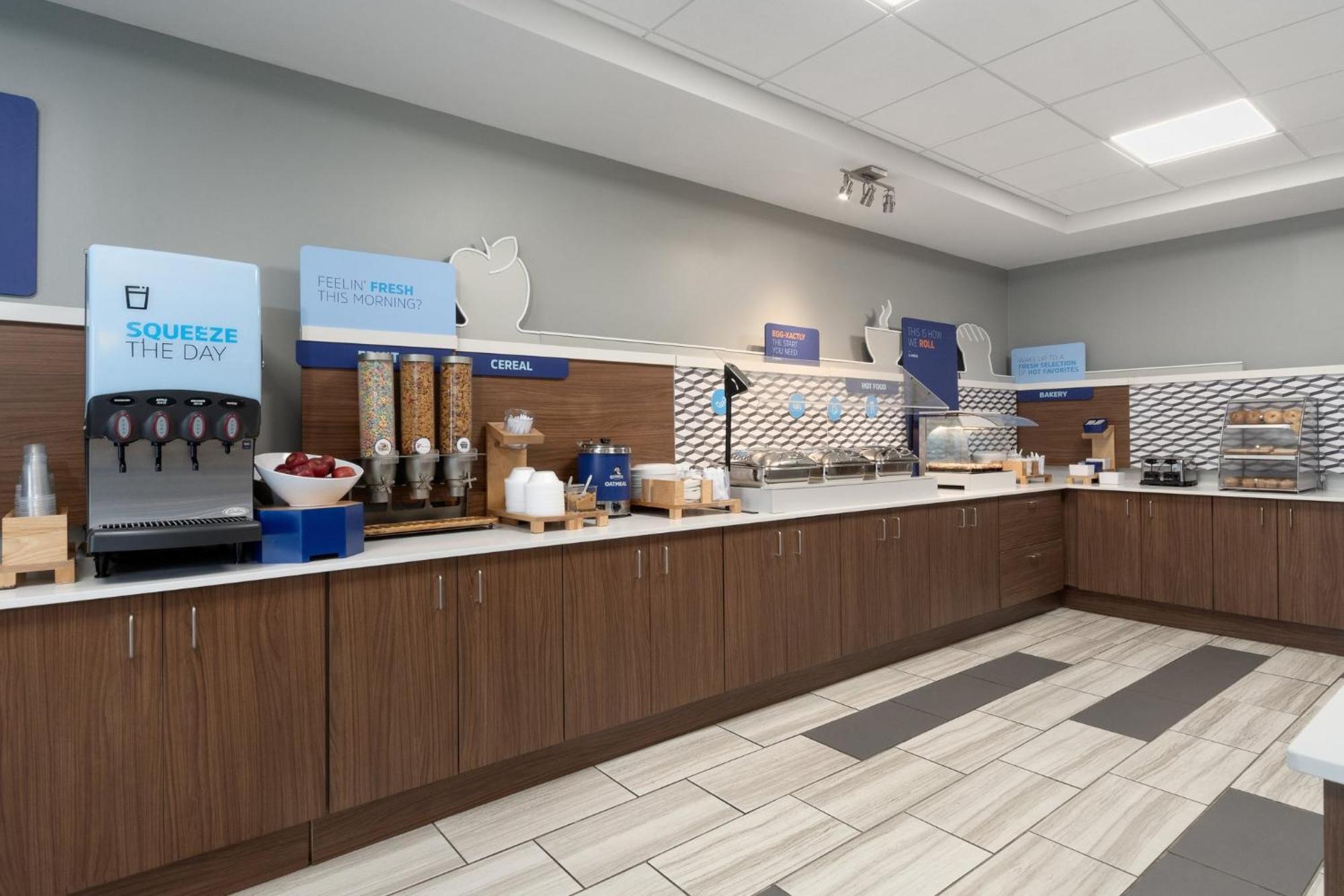 Holiday Inn Express Hotel & Suites Saginaw By Ihg Екстериор снимка